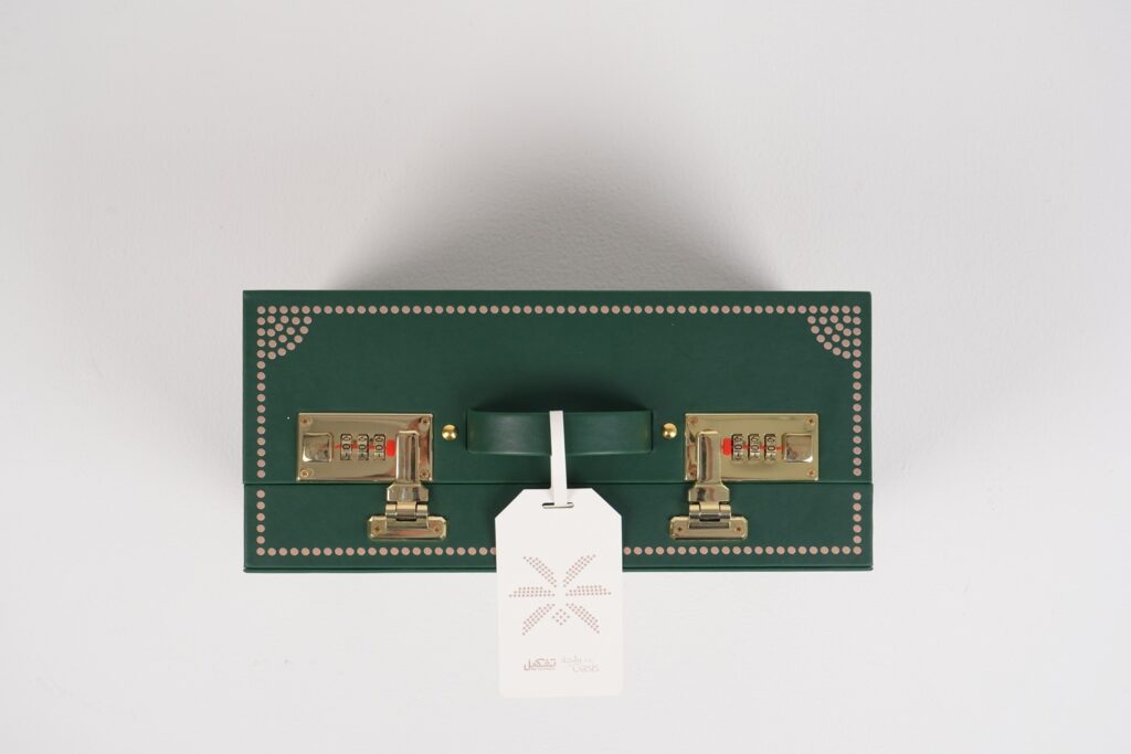 Eagle Hills for Al Ain Oasis- Mandoos Custom Box