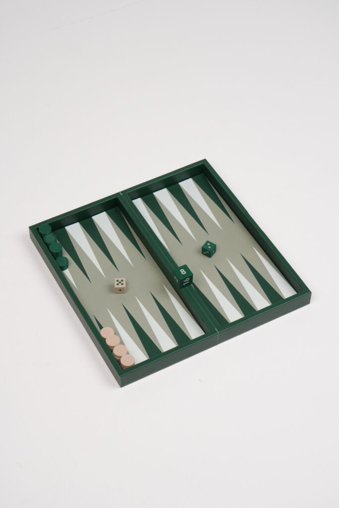Eagle Hills for Al Ain Oasis- Mandoos Custom Box